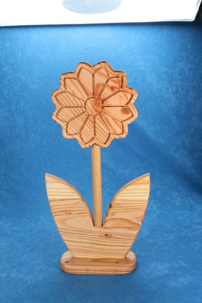 Dekoblume aus Douglasienholz